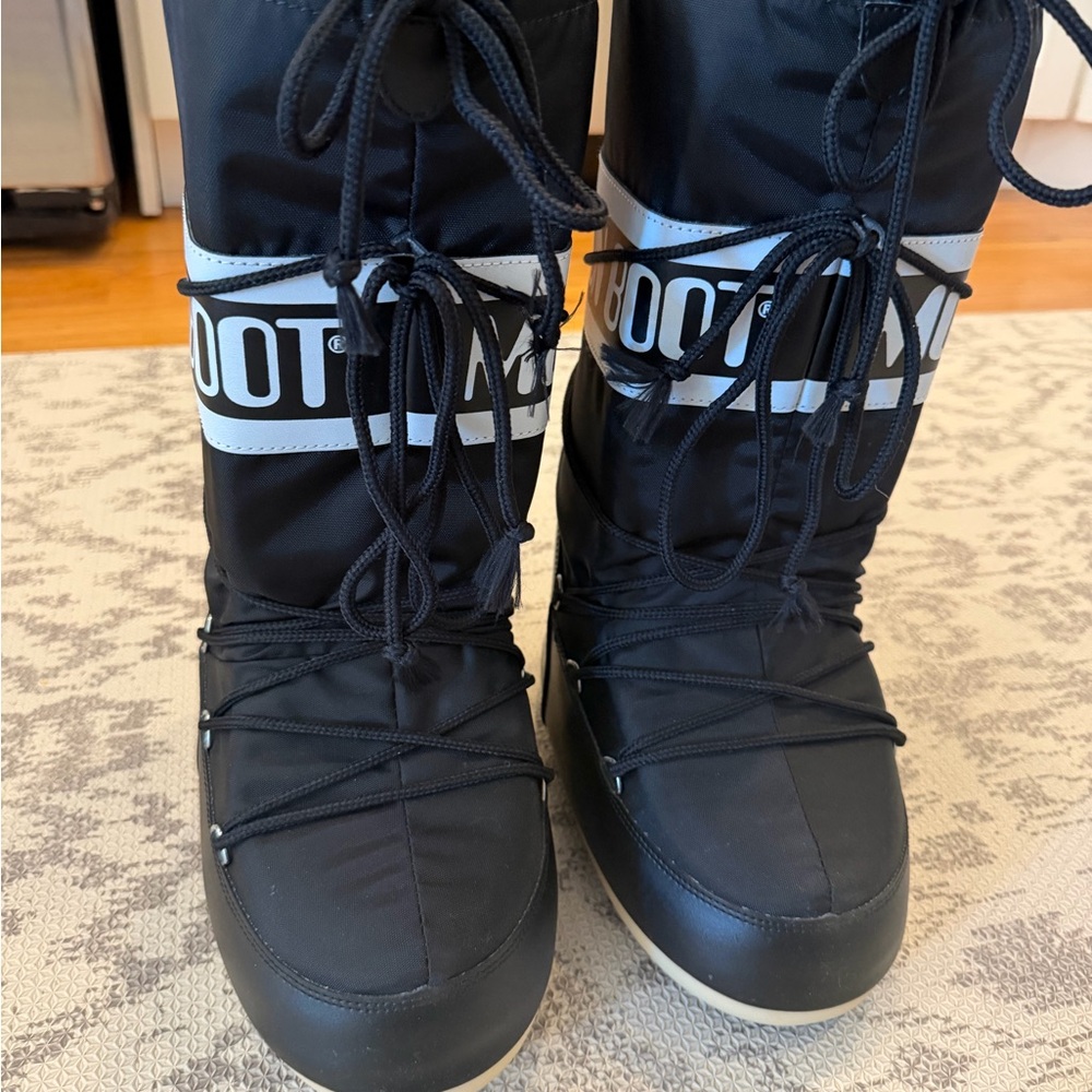 Moon Boot Black and White Winter Boots - Picture 3 of 8